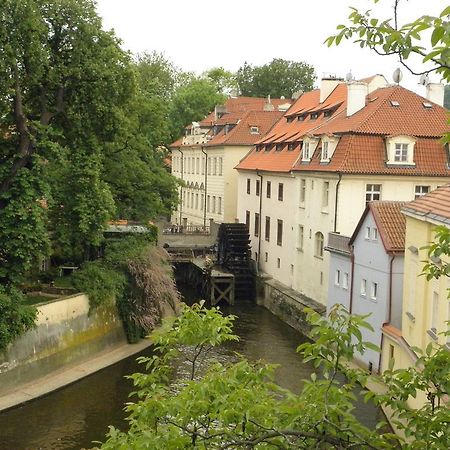 Apartment Dum U Cerneho Beranka Prague Bilik gambar